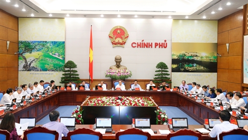 Phiên họp thường kỳ tháng 6 của Chính phủ được tổ chức trực tuyến với 63 tỉnh thành cả nước.