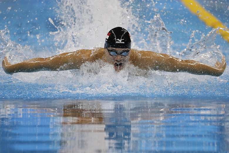 Schooling nhận thưởng cao ngất sau khi đánh bại Michael Phelps tại Olympic Rio 2016