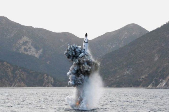 ​Triều Tiên phóng thử tên lửa từ tàu ngầm 