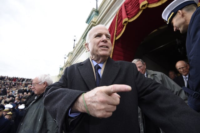 Thượng nghị sĩ John McCain, người từng có những quan điểm phản đối ông Trump gay gắt, cũng có mặt tại sự kiện ở Điện Capitol hôm 20/1.