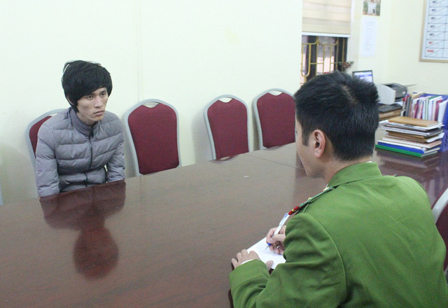   Tú ông mang 2 lệnh truy nã Nguyễn Văn Thọ tại cơ quan công an (Ảnh: Cổng thông tin Điện tử Móng Cái)  