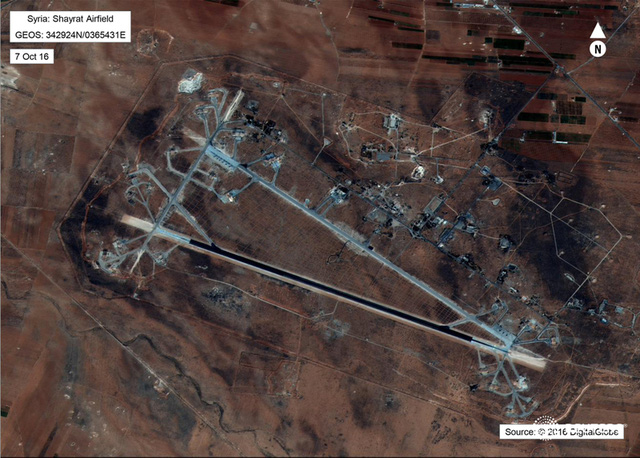   Ảnh vệ tinh cho thấy căn cứ không quân Shayrat (Ảnh: Reuters)  