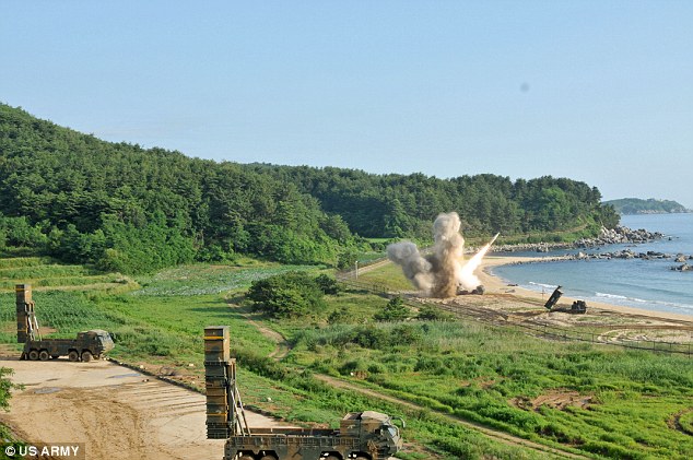 Quân đội Mỹ-Hàn tập trận phòng thủ tên lửa chung. (Ảnh: US Army)