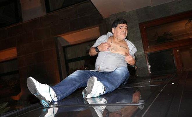 Maradona bị tố quấy rối tình dục nữ phóng viên Nga