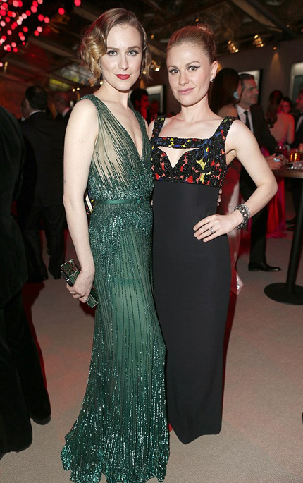 Evan Rachel Wood (trái) và Anna Paquin