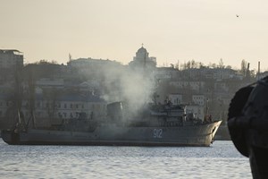 Tàu chiến Nga tại quân cảng Sevastopol ngày 3/3 (Nguồn: AP)