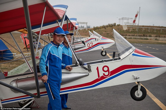 Giới thượng lưu Triều Tiên còn tận hưởng dịch vụ ngắm cảnh bằng máy bay