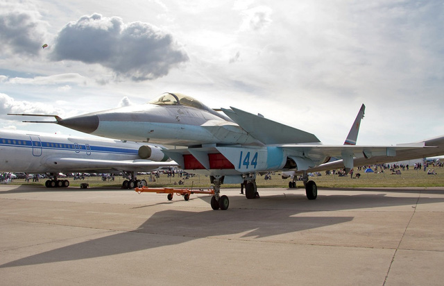   Nguyên mẫu MiG 1.44 xuất hiện tại triển lãm hàng không ở Moscow hồi năm 2015 (Ảnh: Sputnik)  