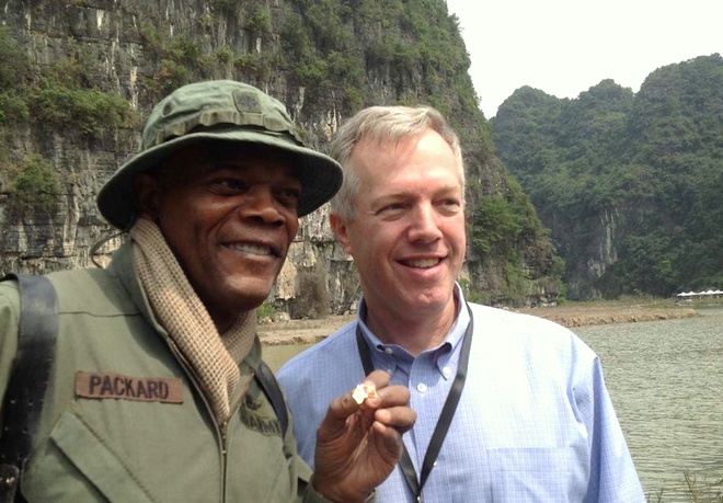 Đại sứ Mỹ lội bùn thăm phim trường 'King Kong' ở Ninh Bình