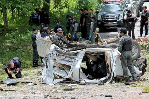 Chiếc xe bán tải bị trúng bom tại Yala, Thái Lan (Ảnh: BKP)