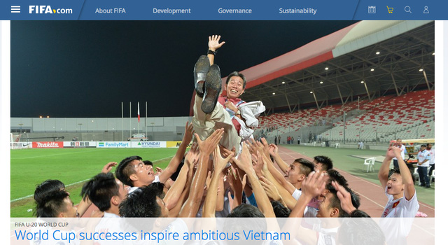 FIFA viết bài về bóng đá Việt Nam năm 2016 và đưa lên tranh nhất