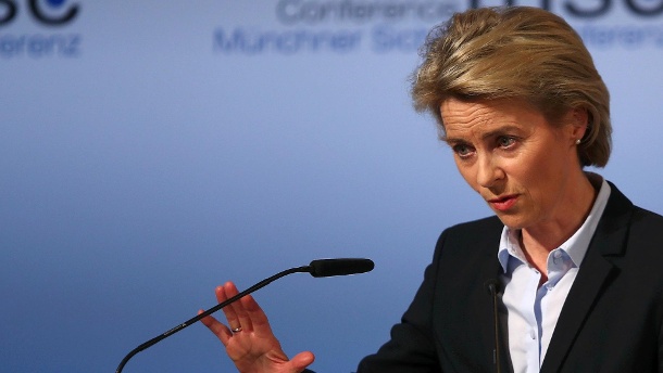 Bộ trưởng Quốc phòng Đức Ursula von der Leyen (Ảnh: Reuters)