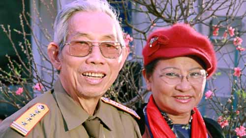 Cố nhạc sĩ Thuận Yến và vợ Thanh Hương.