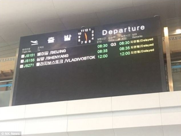 Bảng điện tử ghi thông tin các chuyến bay quốc tế từ Bình Nhưỡng đi Bắc Kinh, Thẩm Dương và Vladivostok bị hoãn lại trong ngày 17/4 (Ảnh: NK News)