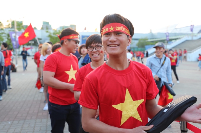 CĐV Việt Nam biến sân Cheonan thành 'Mỹ Đình giữa lòng Hàn Quốc'