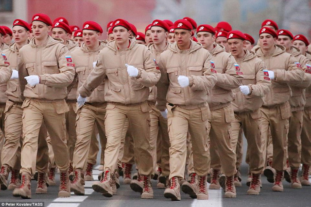 Ngày 9/5 hàng năm luôn là ngày được nhiều người dân Nga và cộng đồng quốc tế chờ đợi vì đây là dịp quân đội Nga phô diễn sức mạnh và trình diễn các tiết mục đẹp mắt.