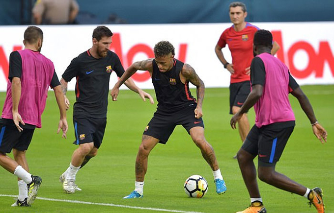 Neymar trở lại luyện tập sau vụ ẩu đả với đồng đội