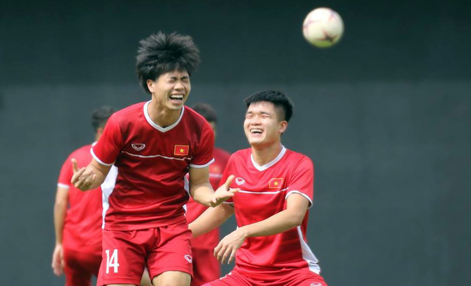 Đức Chinh luyện dứt điểm sau trận hòa Malaysia