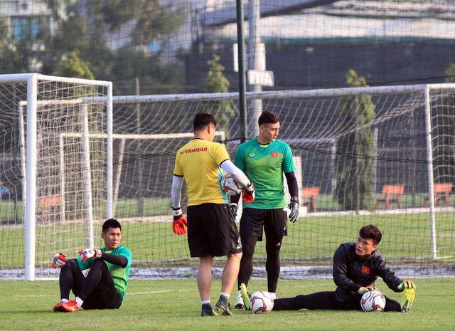 Quang Hải trở lại tập luyện cùng đội tuyển Việt Nam - Ảnh 10.