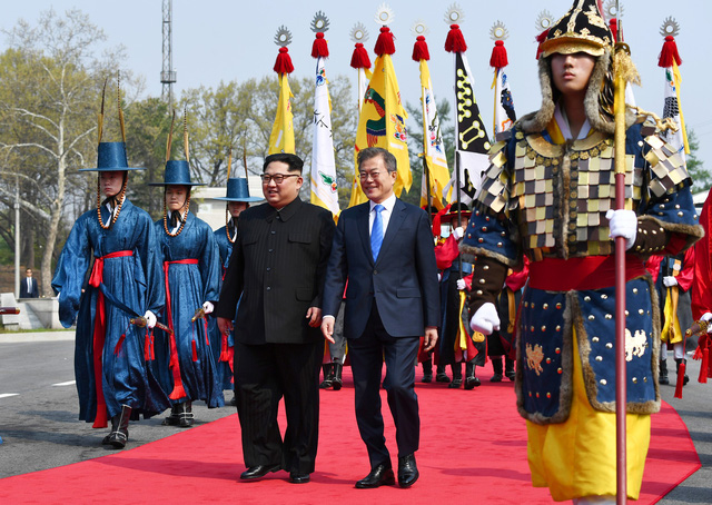 Những nghi lễ trang trọng được thực hiện khi Tổng thống Hàn Quốc đón tiếp nhà lãnh đạo Triều Tiên.
