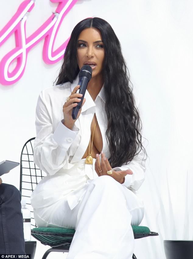   Kim Kardashian dự sự kiện thời trang tại Los Angeles ngày 18/6 vừa qua  