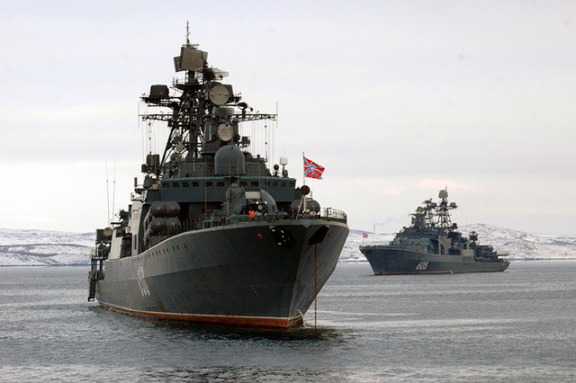 Hai tàu khu trục săn ngầm lớp Udaloy Đô đốc Chabanenko và Đô đốc Levchenko thuộc Hạm đội phương Bắc Nga.