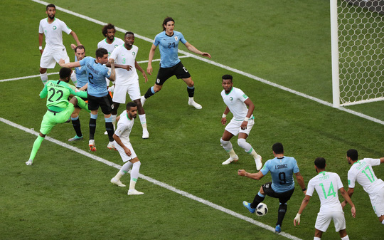 Luis Suarez tỏa sáng, Uruguay cùng Nga vào vòng 1/8 - Ảnh 5.