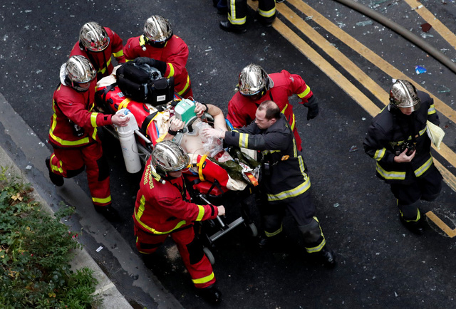 Cảnh tượng đổ nát sau vụ nổ khiến 4 người chết tại Paris - Ảnh 3.