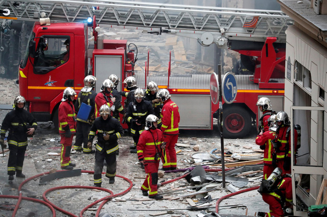 Cảnh tượng đổ nát sau vụ nổ khiến 4 người chết tại Paris - Ảnh 5.