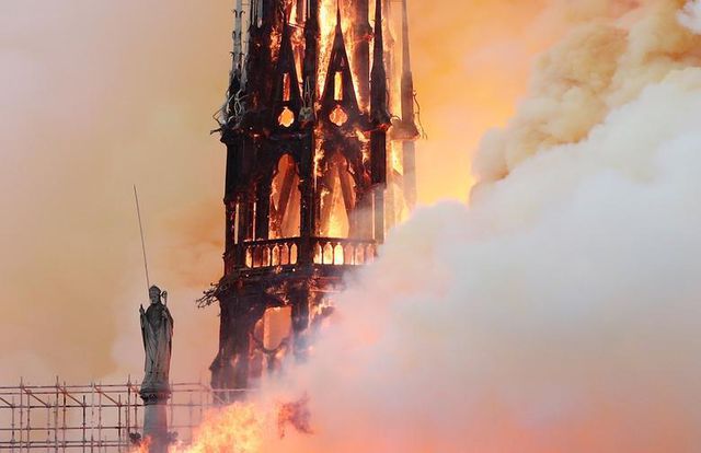 Những hình ảnh đầu tiên bên trong Nhà thờ Đức Bà Paris sau hỏa hoạn dữ dội - 11
