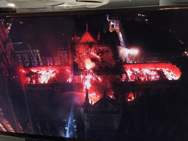Những hình ảnh đầu tiên bên trong Nhà thờ Đức Bà Paris sau hỏa hoạn dữ dội - 12