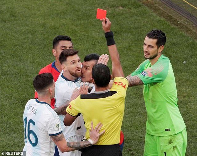 Messi nhận thẻ đỏ, Argentina nhọc nhằn giành hạng ba Copa America - 8