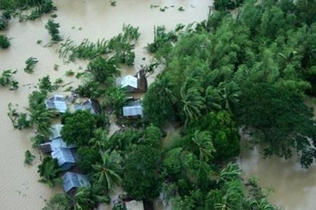 Quận Mandurriao thuộc thành phố Iloilo, miền trung Phillippines, ngập trong nước lũ. Trận bão Fengshen đánh vào miền trung Philippines hôm thứ bảy với sức mạnh được coi là siêu bão, tốc độ gió khoảng 120 km/h