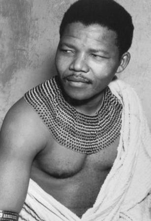 Trước khi thành tổng thống, Mandela là nhà hoạt động chống chủ nghĩa phân biệt chủng tộc Apartheid và là người đứng đầu phái vũ trang của Đảng Quốc Đại (ANC). Ảnh: