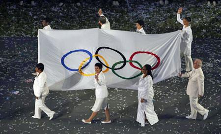 Màu sắc lá cờ Olympic đã trở nên ngày càng quan trọng giữa cộng đồng thể thao quốc tế. Với mỗi mầu sắc, những giá trị đại diện được truyền tải, khơi gợi niềm tự hào dân tộc, tinh thần đoàn kết. Hãy cùng xem hình ảnh liên quan để khám phá sự độc đáo của mỗi mầu sắc trên lá cờ Olympic.