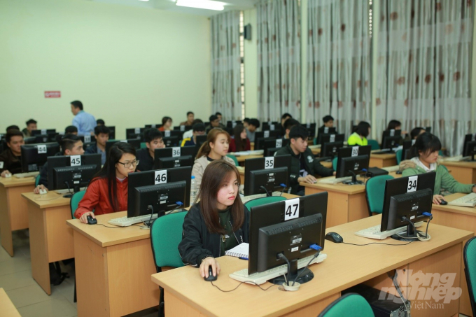 Sinh viên thực hành tại phòng máy tính Khoa Công nghệ thông tin, Học viện Nông nghiệp Việt Nam. Ảnh: HVNN.