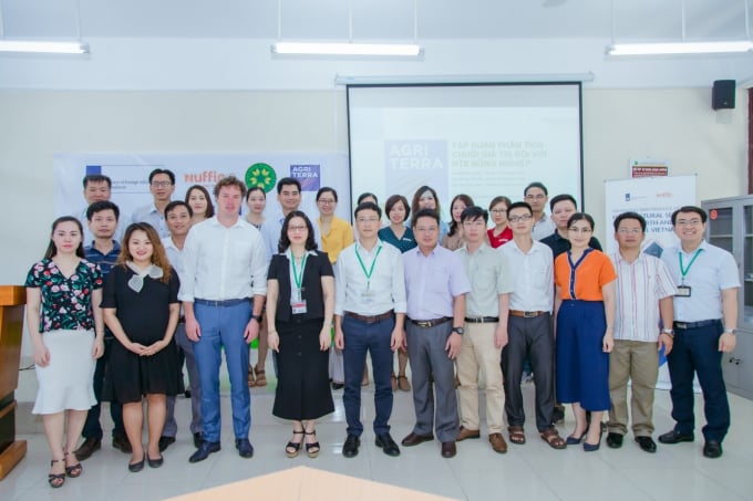 Học viện Nông nghiệp Việt Nam phối hợp cùng Tổ chức Agriterra tổ chức khóa tập huấn 'Phân tích chuỗi giá trị cho HTX nông nghiệp' trong khuôn khổ dự án OKP. Ảnh: HVNN