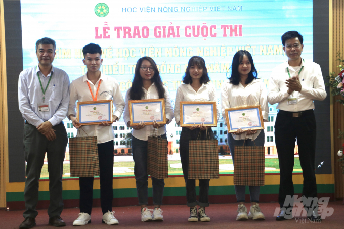 Cuộc thi đã thu hút được hơn 5.000 lượt tham gia của cán bộ, sinh viên và học sinh đến từ khắp các trường THPT trên cả nước. Ảnh: HG