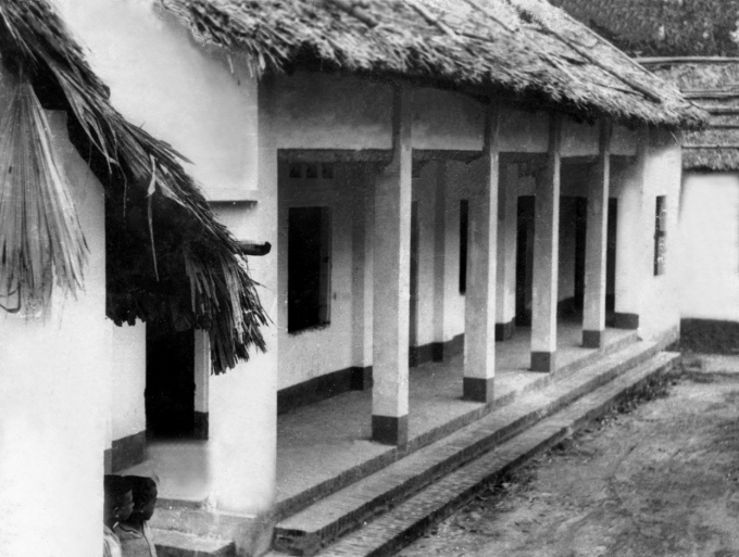 Hình ảnh nhà lá thuở ban đầu mới thành lập Học viện tại xã Quỳnh Đô, huyện Thanh Trì (1956). Ảnh: HVNN.