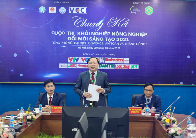 Ông Vũ Ngọc Huyên, Phó Giám đốc Học viện Nông nghiệp Việt Nam phát biểu tại buổi lễ. Ảnh: HVNN.