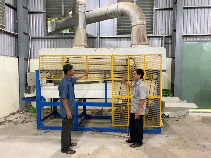 Máy tách hạt do dự án VnSAT đầu tư cho HTX An Bình để làm lúa giống cung cấp cho bà con xã viên sản xuất. Ảnh: Trung Chánh.