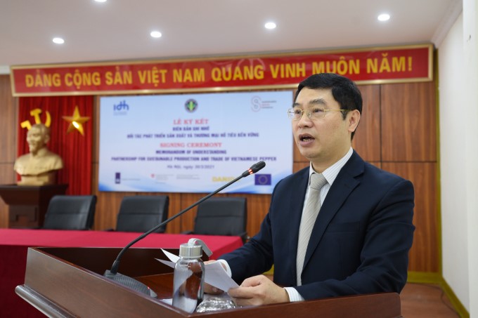 Mr. Nguyen Quy Duong, Deputy Director of Department of Plant Protection, sharing about the effectiveness of PPP at the signing ceremony. Photo: Tung Dinh.