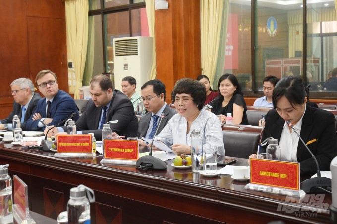 Ms. Thai Huong gave some recommendations to the Ministry of Agriculture and Russian localities. Photo: Tung Dinh.