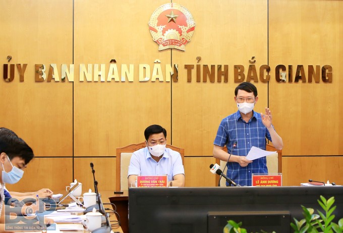 Mr. Le Anh Duong - Chairman of the People's Committee of Bac Giang Province asked districts possessing Thieu lychee to coordinate with relevant departments and agencies to develop a plan for Thieu lychee consumption and protection of Thieu lychee areas amidst the Covid-19 epidemic. Photo: BGGOV.