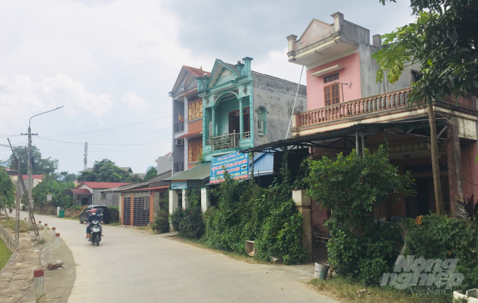 Đường bê tông trải dài các đường làng, ngõ xóm ở xã Hưng Đạo, thành phố Cao Bằng. Ảnh: C.H.
