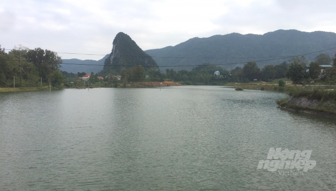 Hồ Bản Đà cung cấp nước tưới tiêu cho hơn 80 ha đất nông nghiệp của nhiều xóm ở thị trấn Trùng Khánh. Ảnh: C.H.