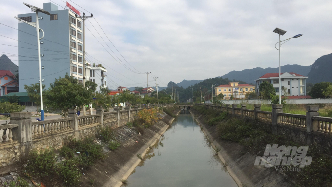 Hệ thống kênh mương thủy lợi được đầu tư đảm bảo tưới tiêu cho diện tích nông nghiệp các xã, thị trấn của huyện Trùng Khánh. Ảnh: C.H.