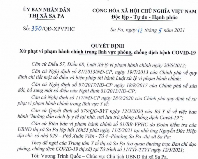 Chủ tịch UBND thị xã Sa Pa ra quyết định xử phạt trường hợp không tuân thủ cách ly y tế tại nhà. Ảnh: H.Đ.