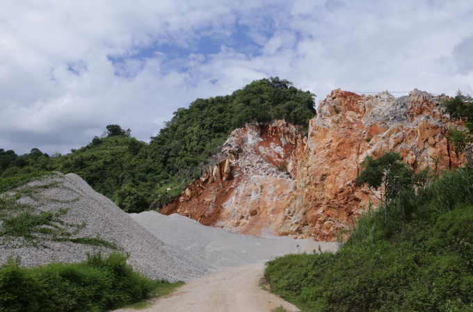 Khu vực tiêu huỷ vật liệu nổ là mỏ đá Căng A thuộc địa phận xã Pắc Ta (huyện Tân Uyên, Lai Châu). Ảnh: T.L