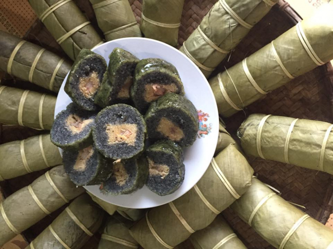 Bánh chưng đen, món ăn không thể thiếu trong dịp Tết của đồng bào dân tộc thiểu số ở Lào Cai. Ảnh: T.L